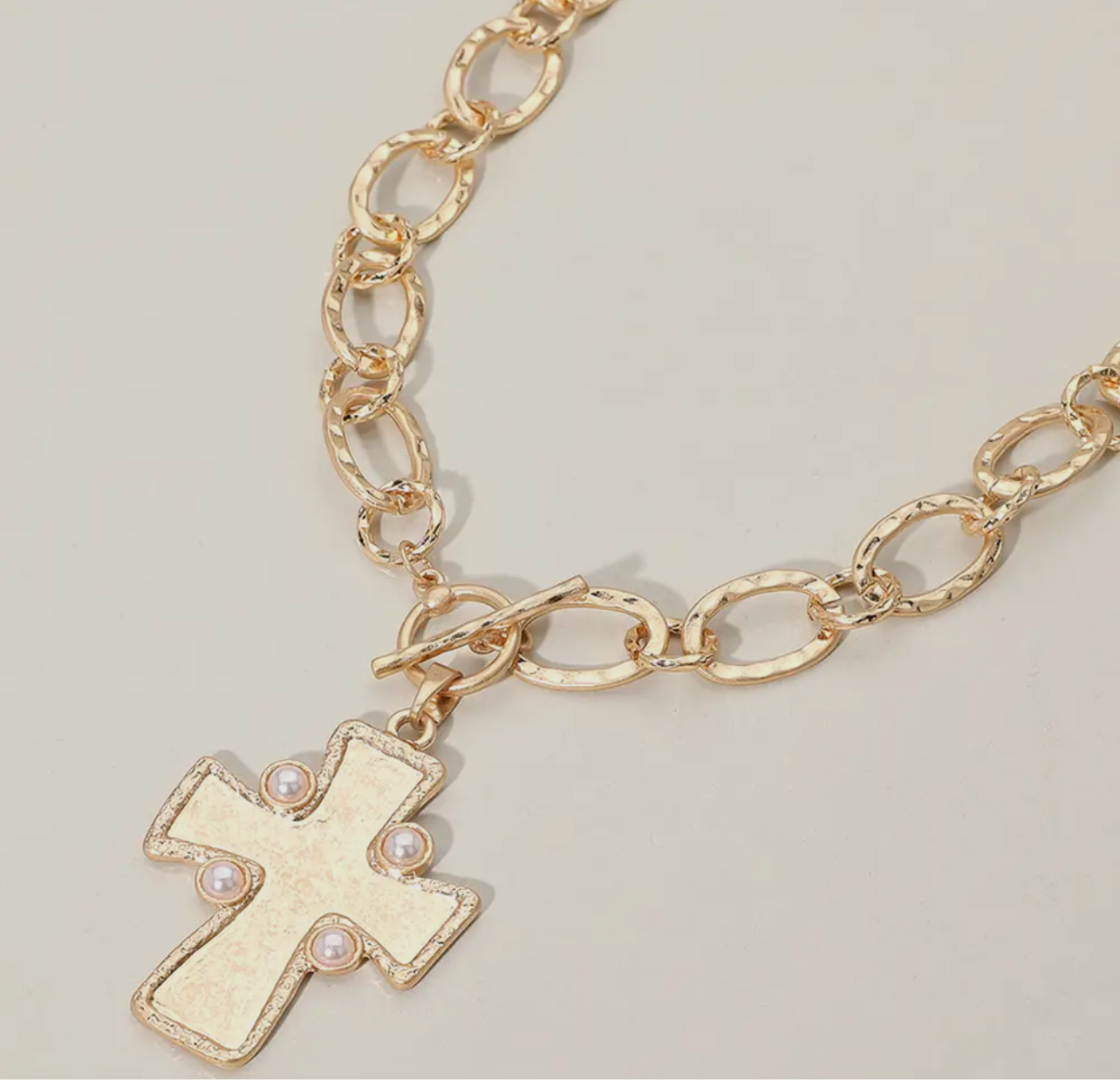 Pearl Hammered Matte Cross w/Peal