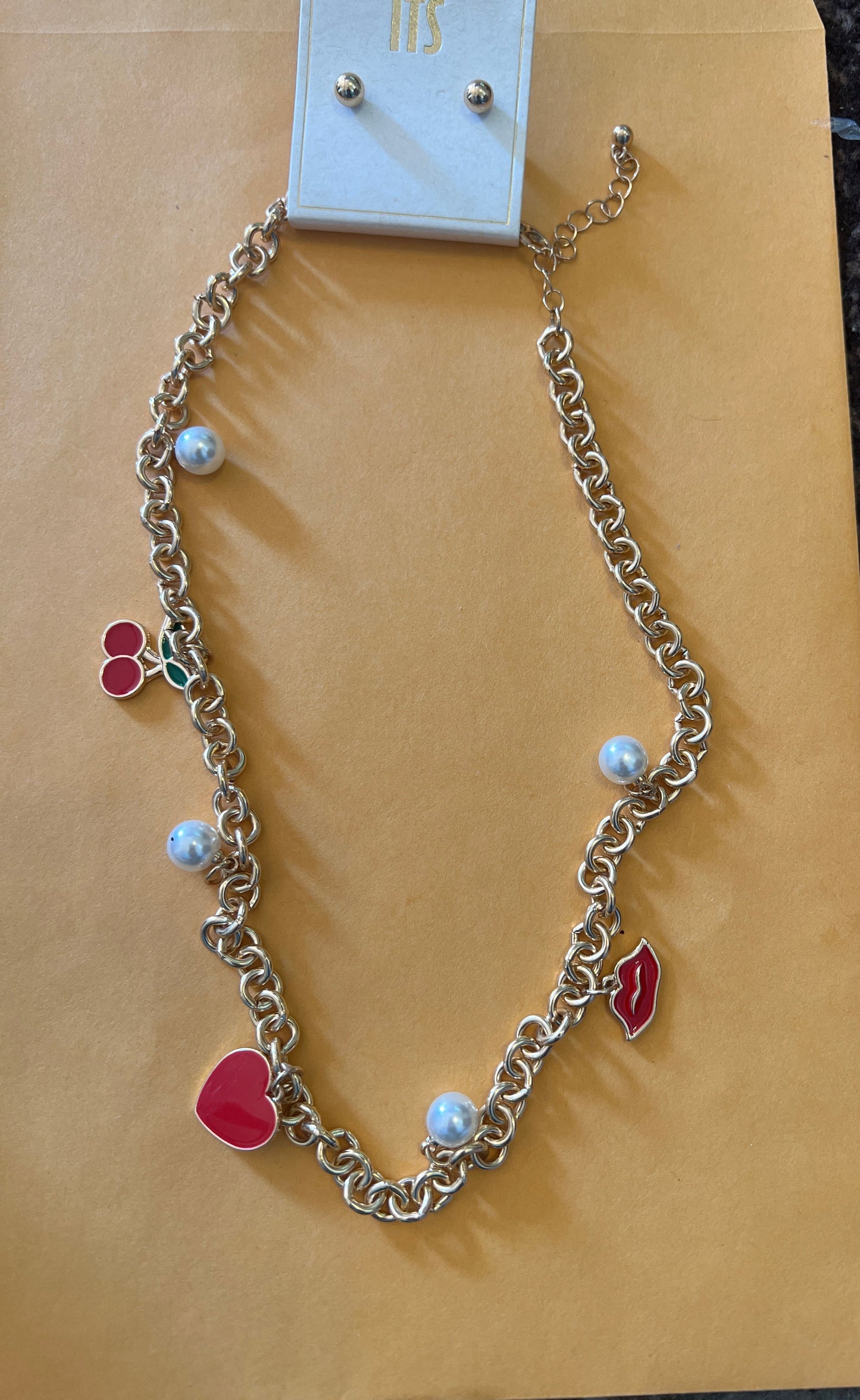 Charm Necklace Heart, Lip Cherry
