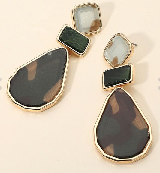 Geometric Link Drop Earrings _ CAMO